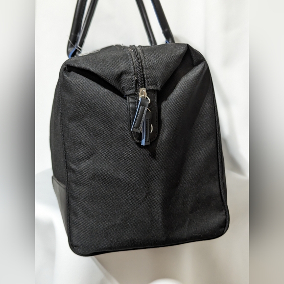 Vince Camuto Black Nylon Duffle/Travel Bag w/ Bright Blue Accents - Picture 10 of 12
